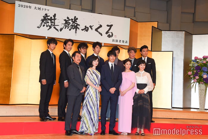 2020年大河ドラマ「麒麟がくる」新キャスト/(後列左から)眞島秀和、谷原章介、滝藤賢一、佐々木蔵之介、片岡愛之助、村田雄浩、徳重聡(前列左から)吉田鋼太郎、檀れい、長谷川博己、木村文乃、南果歩 (C)モデルプレス