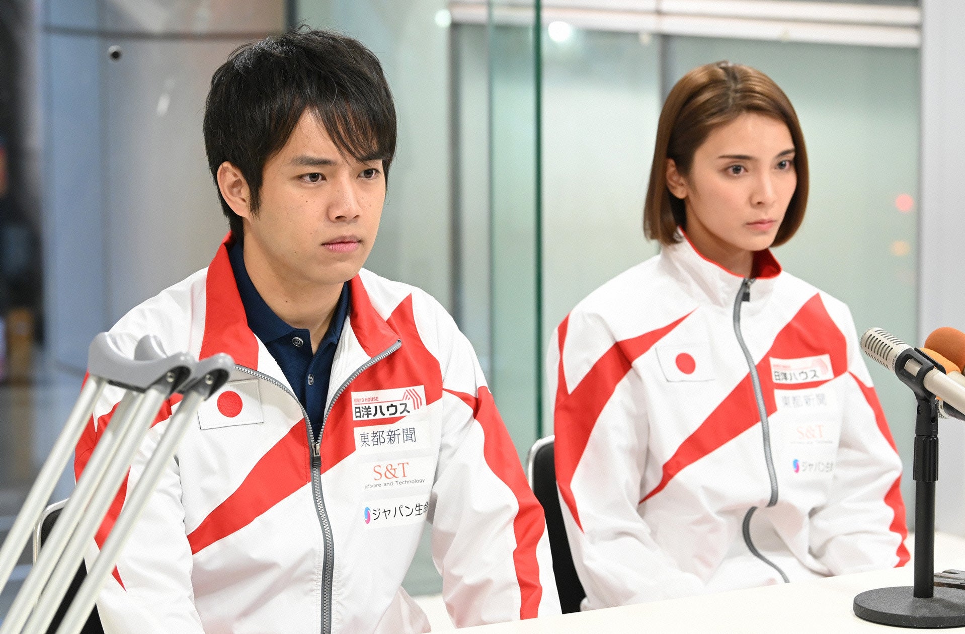 三浦貴大、秋元才加／「シロでもクロでもない世界で、パンダは笑う。」第3話より（C）日本テレビ