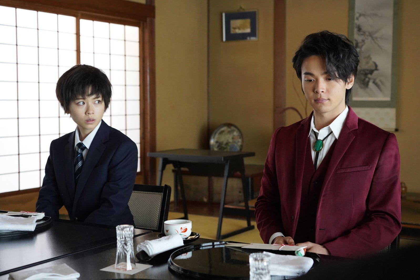 小芝風花、中村倫也／「美食探偵 明智五郎」第6話より（C）日本テレビ