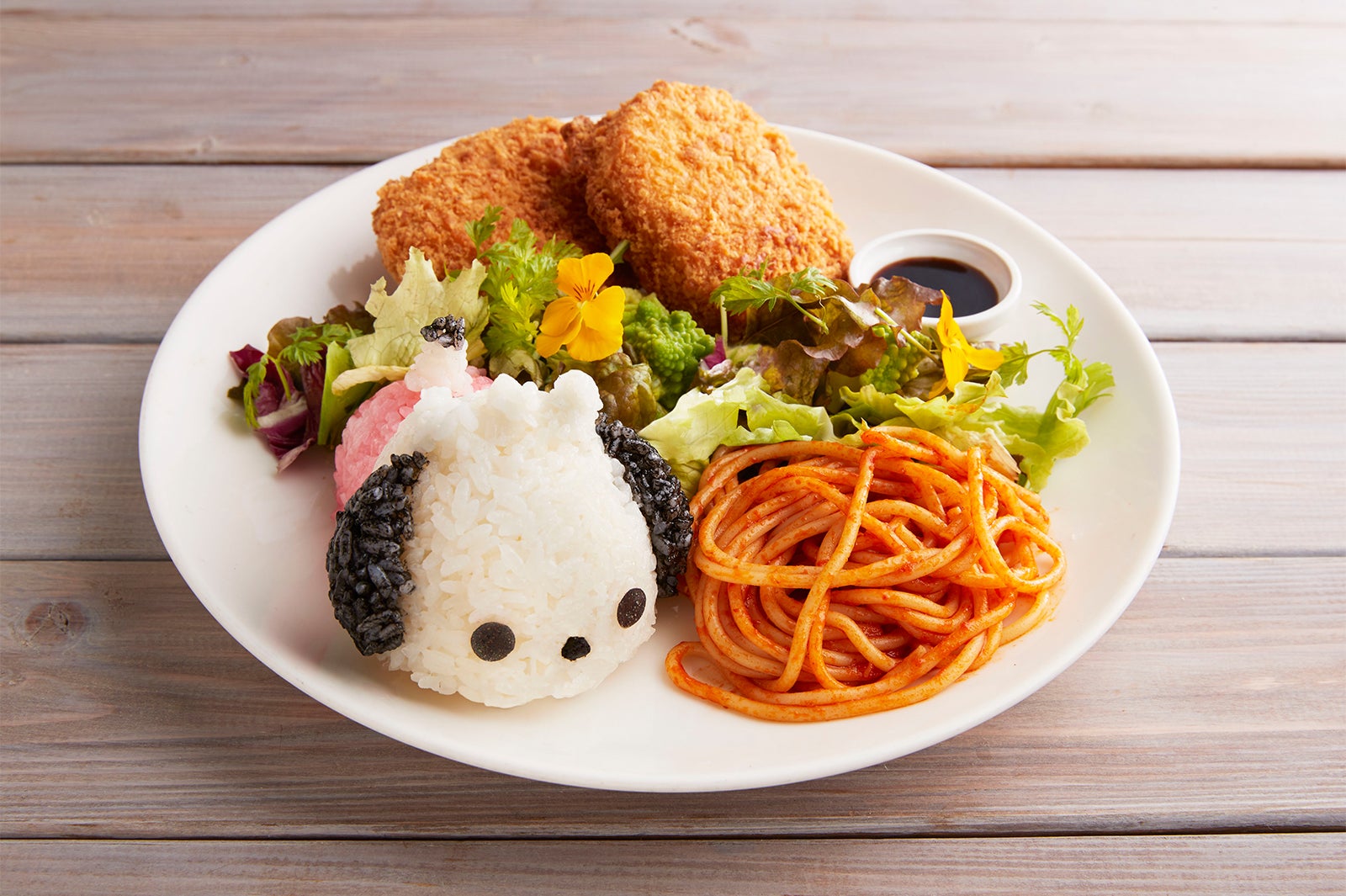 メニュー一例（C）’76，’79，’84，’88，’96，’16 SANRIO APPR．NO．S574208（C）watabemanabu／M-Loop