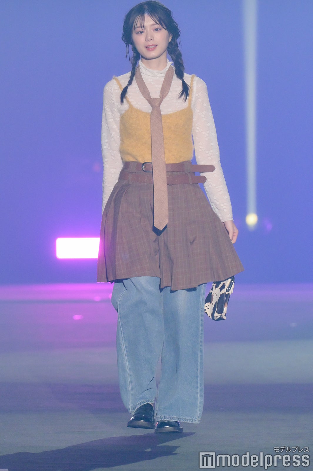 紺野彩夏（C）モデルプレス