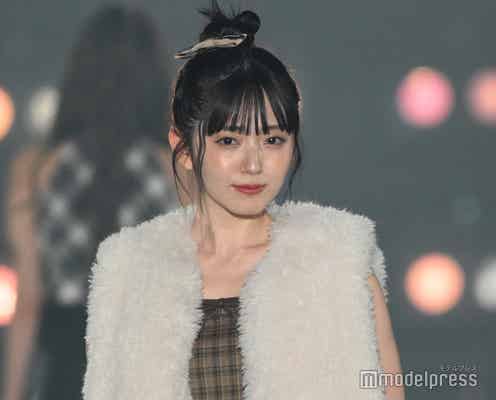 鈴木愛理、変形トップスで大胆肌見せ 夜のウィーン満喫ショットに「ほろ酔い?」「色気ダダ漏れ」と反響