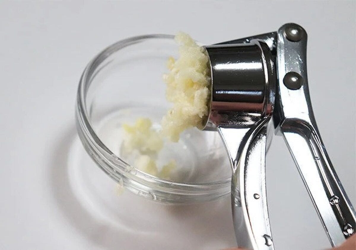 ダイソー　ニンニクつぶし　使用例