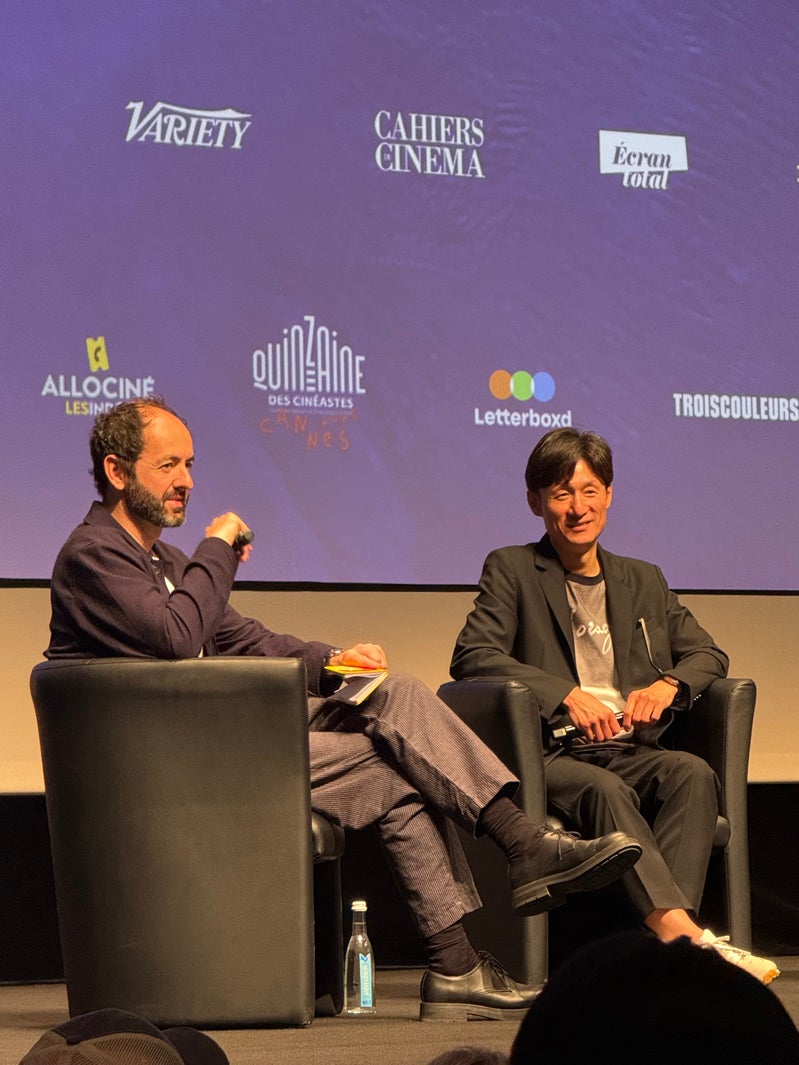 ジュリアン・レジ氏、李相日監督（提供写真）