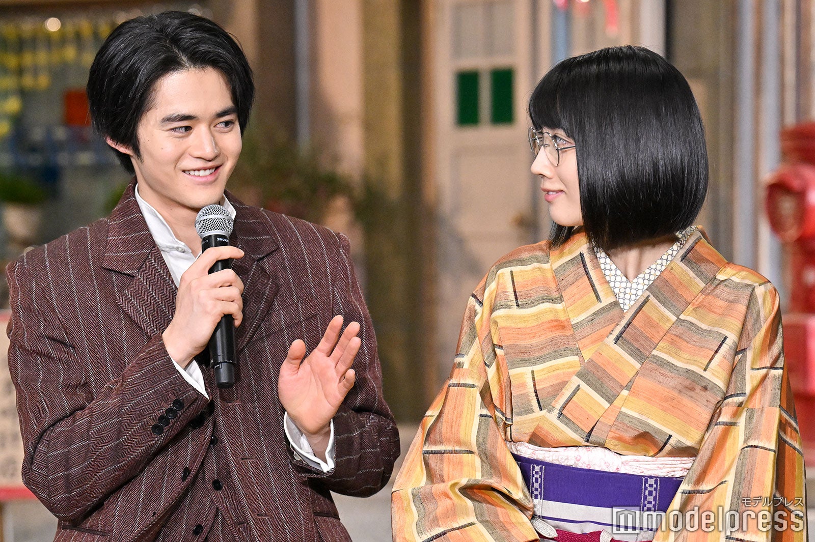 鈴鹿央士、松本穂香（C）モデルプレス