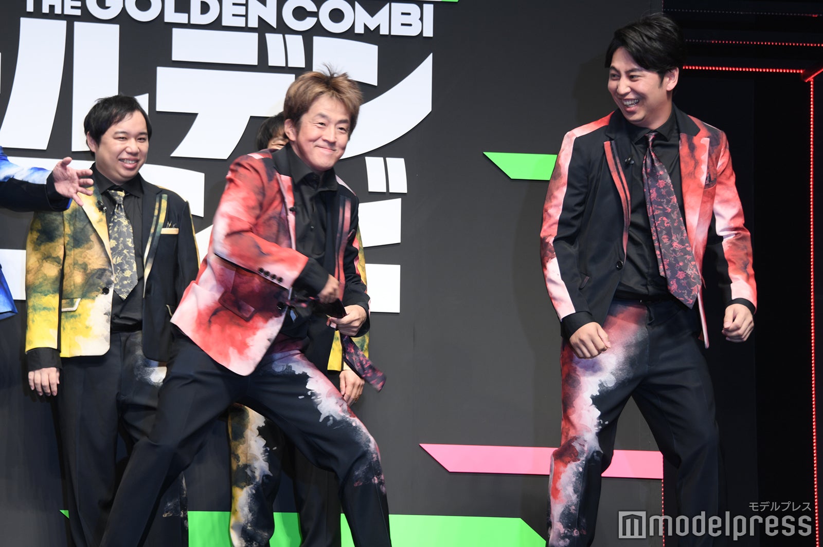 堀内健、屋敷裕政（C）モデルプレス