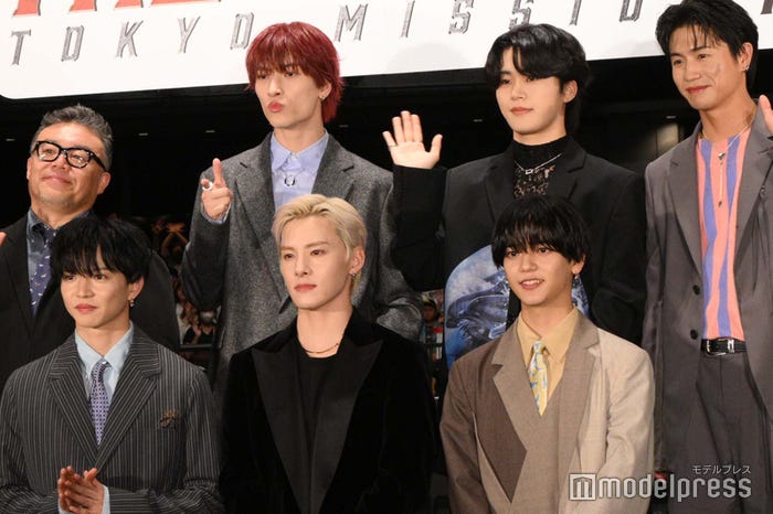 (後列左から)西浦正記監督、金城碧海、木全翔也、瀬口黎弥(前列左から)佐藤大樹、川西拓実、中島颯太(C)モデルプレス