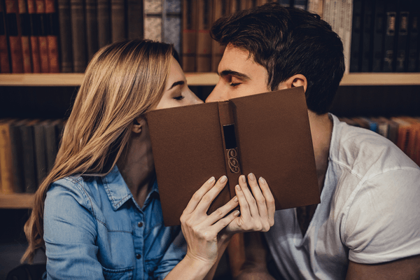 彼と オシャレなキス写真 を撮る方法4つ 映画のワンシーンみたい モデルプレス 彼と オシャレなキス写真 を撮る方法4つ 映画のワンシーンみたい モデルプレス