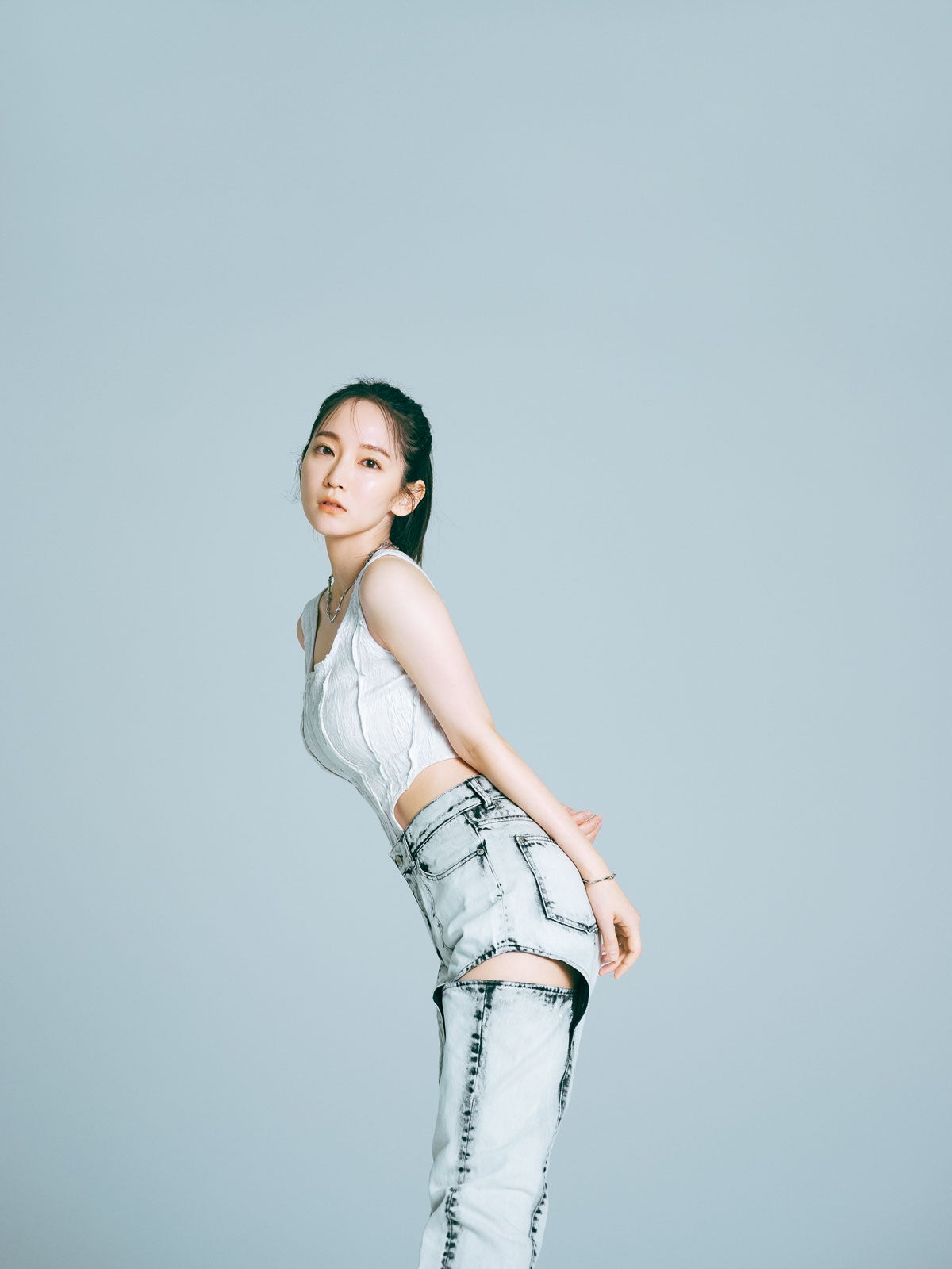 吉岡里帆、美ウエスト＆太ももチラ見せ 昨年の“初挑戦”も語る