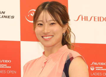 「イルミネーションより綺麗！！」「ゆーりが撮ったの？」 女子ゴルファーXマスの「キラキラとの写真」投稿 撮影者の仲良しとの2ショットも♥