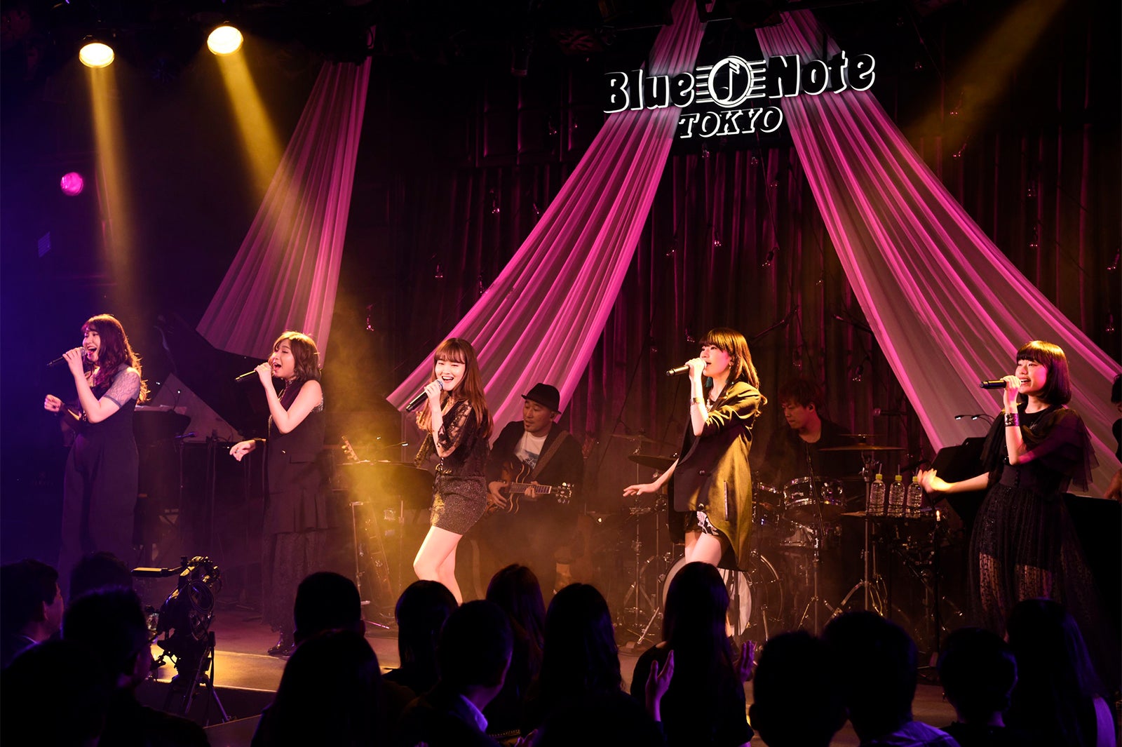 Little Glee Monster、憧れの“聖地”でしっとり歌唱　大人っぽい歌声に色気も漂う＜MTVセットリスト＞