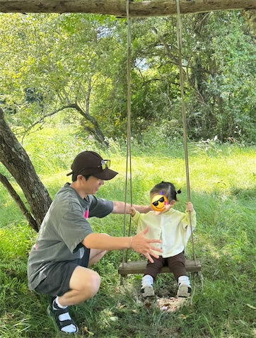 藤森慎吾、妻＆愛娘と長野の実家で夏休み 笑いの絶えない家族団らんに「素敵な帰省」