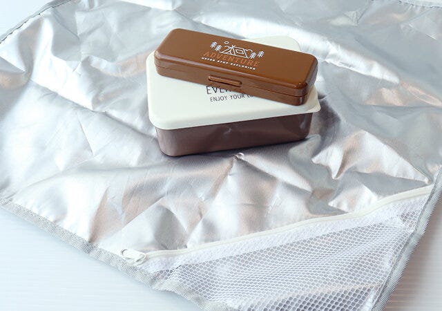 宝島社　ムック本　雑誌　付録　kippis（R）保冷クロス＆ランチトートバッグSET