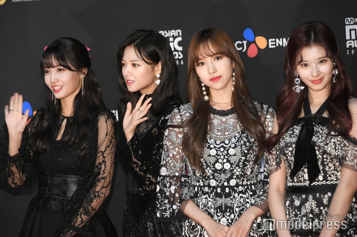 TWICE(C)モデルプレス