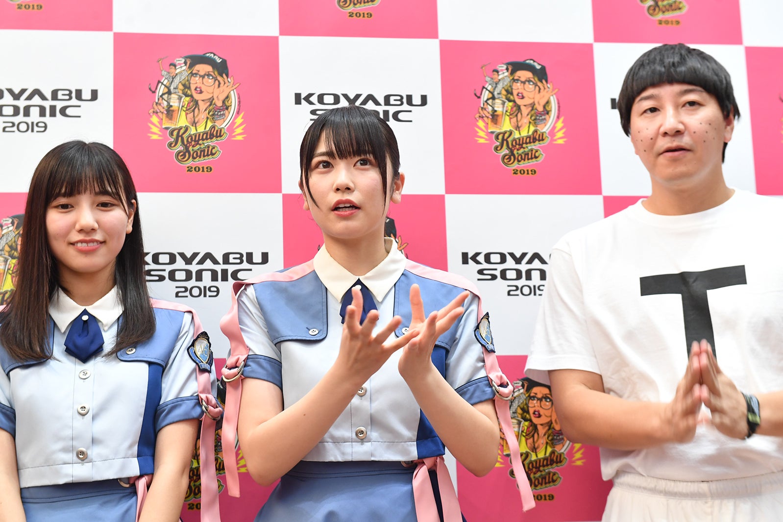 （左から）河田陽菜、丹生明里、長田庄平／「コヤブソニック2019」の様子（提供写真）