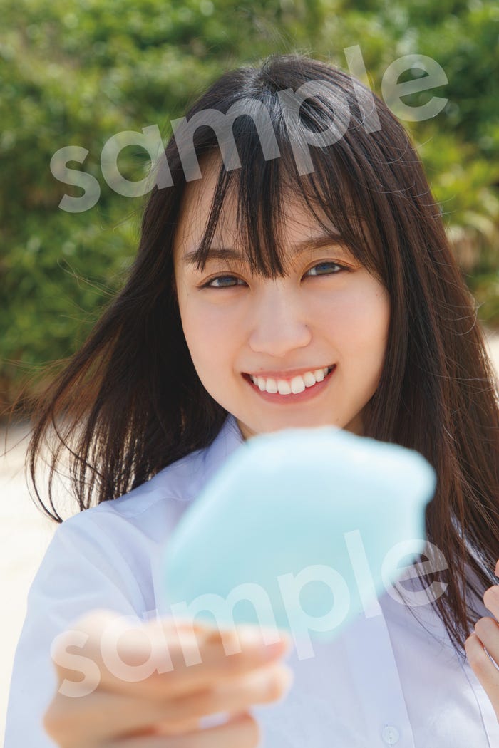 賀喜遥香1st写真集書店特典ポストカード/丸善ジュンク堂書店(撮影/菊地泰久)