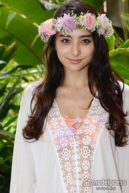 石田ニコル