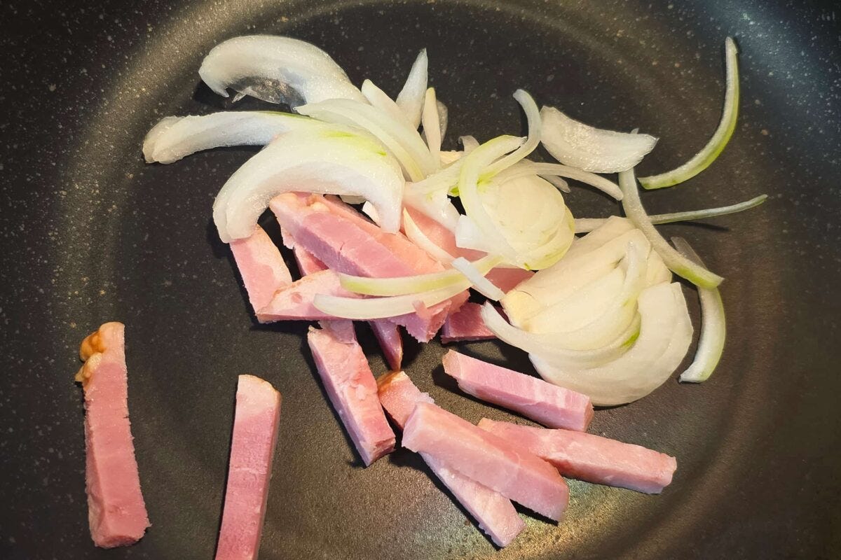 トマトクリームパスタ