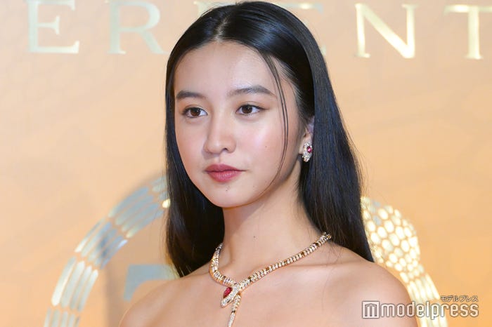 ワンレンヘアのKoki,(C)モデルプレス