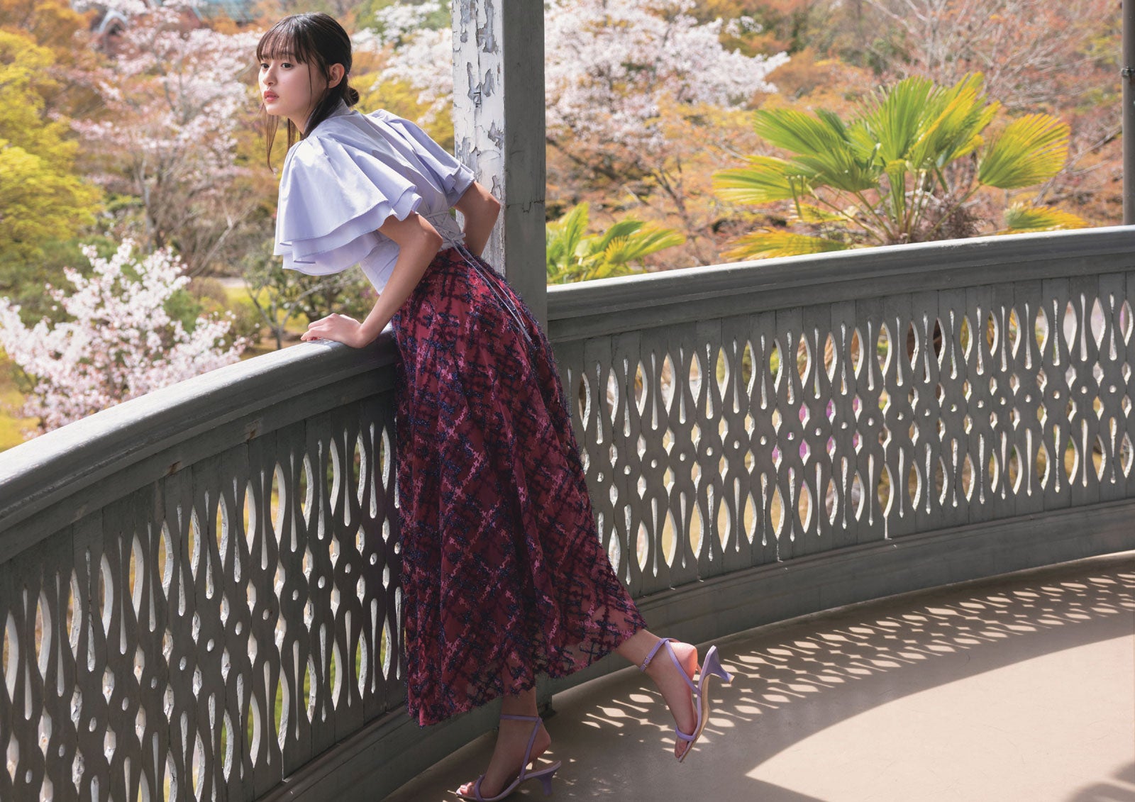 遠藤さくら／お気に入り衣装のカット（C）乃木坂46 遠藤さくら1st写真集「可憐」／集英社 撮影／須江隆治（See）