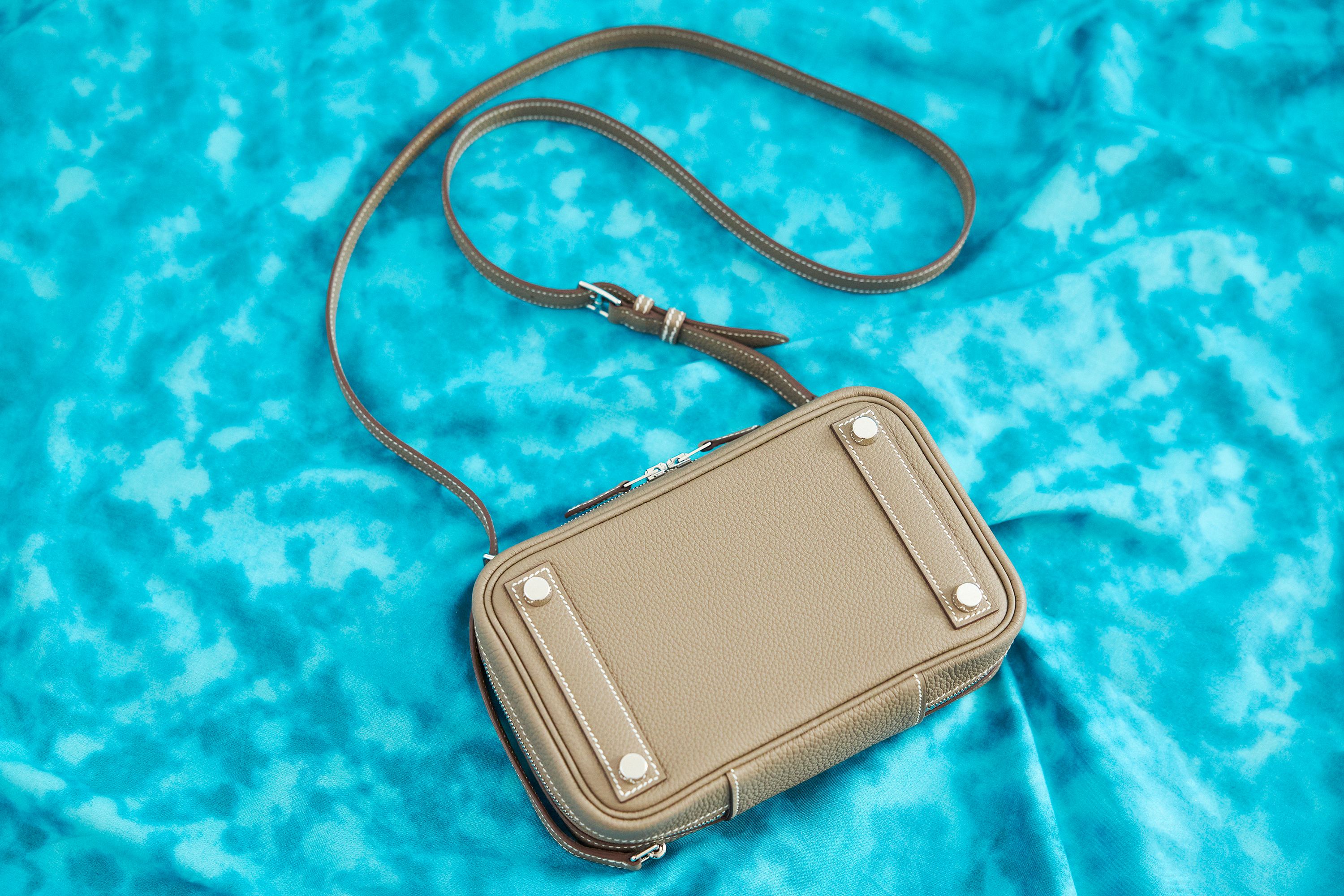 伝統を軽やかに纏うエルメス──2026年春、バッグと財布の最新事情