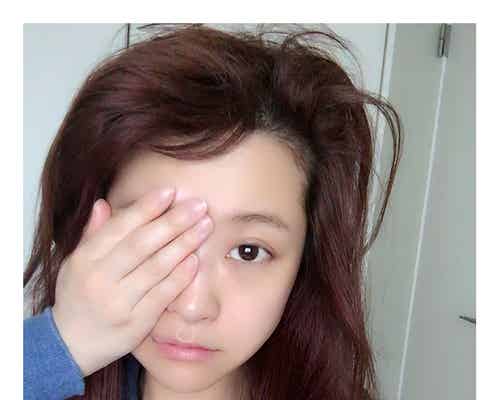 鈴木奈々、すっぴん寝起き姿で「久々に一緒に寝ました」 夫婦生活の近況を報告
