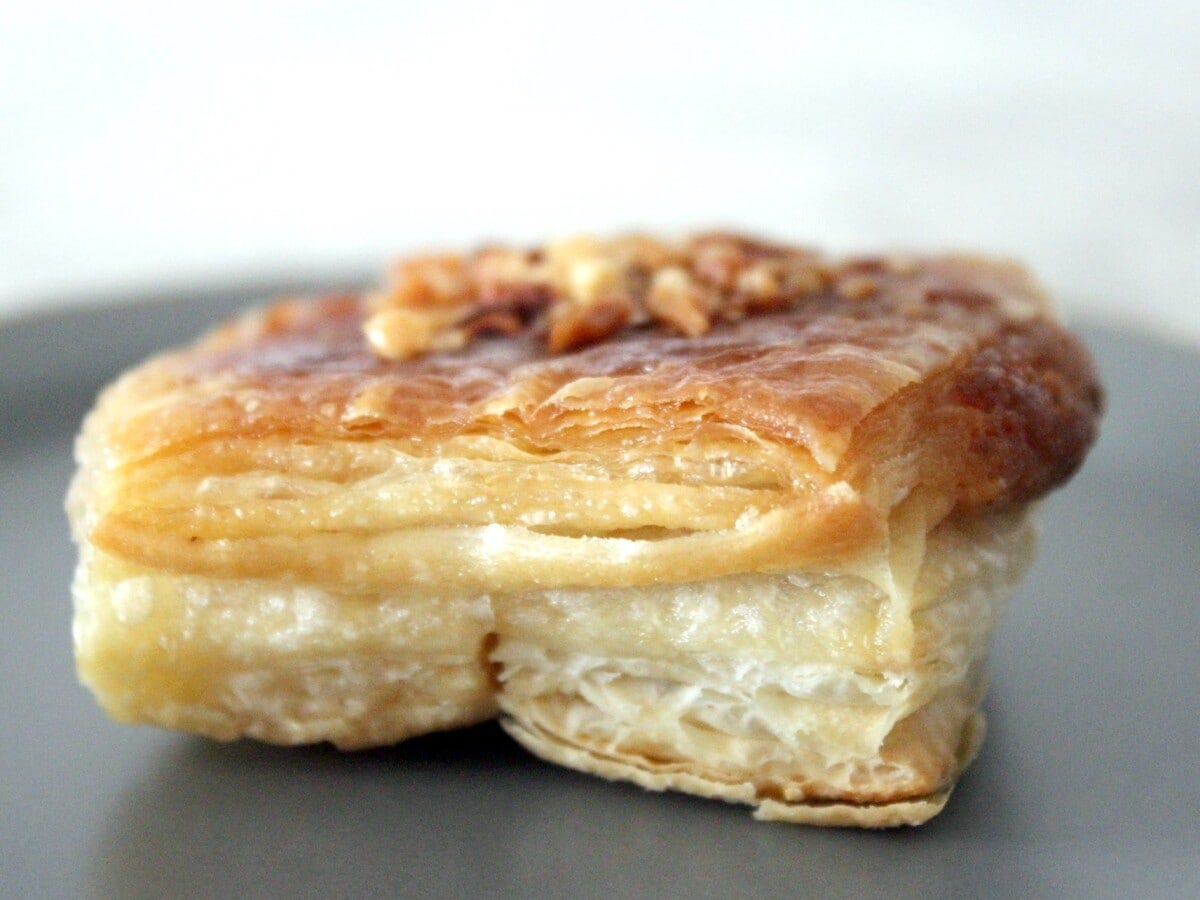 断面からもパイが多層であることがわかります