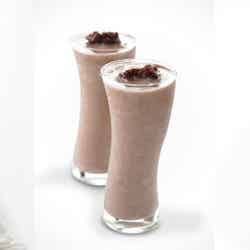 カフェメニューイメージ/ブラックやホイップたっぷりのラテまでメニューも豊富