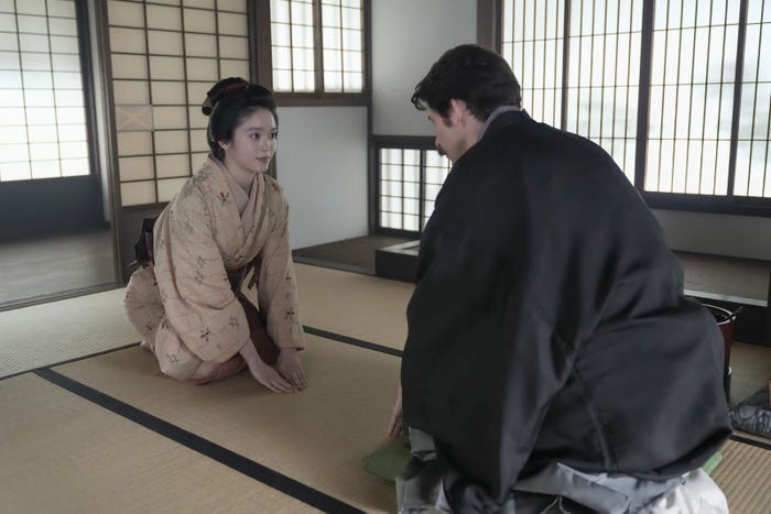 高石あかり、トミー・バストウ「ばけばけ」第51話(C)NHK