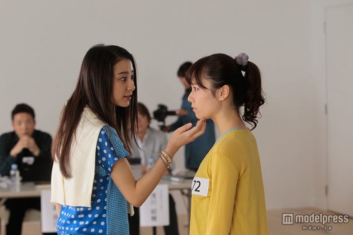 (左から)高田里穂、島崎遥香