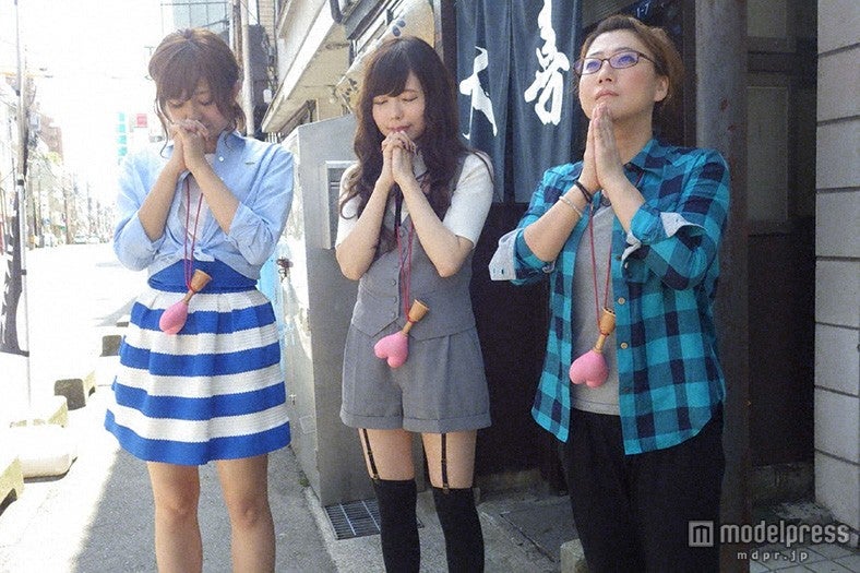 （左から）菊地亜美、益若つばさ、友近（C)CBC【モデルプレス】