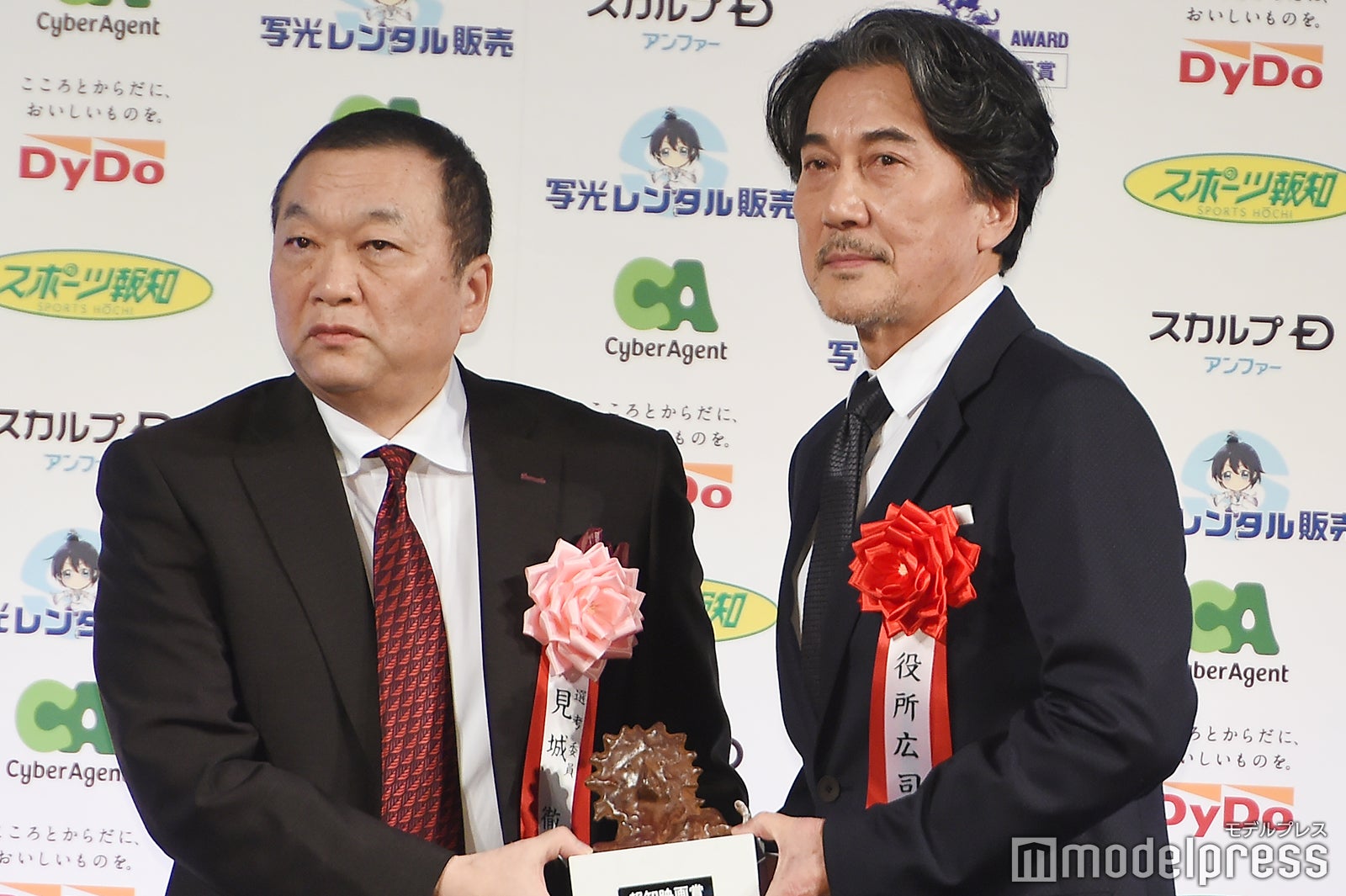 役所広司（右） （C）モデルプレス