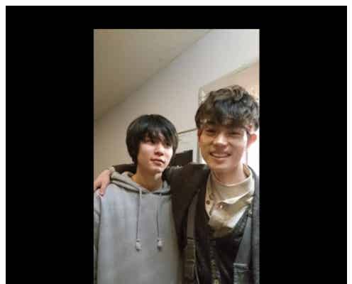 注目の若手俳優・萩原利久「3年A組」で夢叶う “先輩”菅田将暉との2ショットに反響