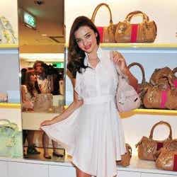 「サマンサタバサ」三宮OPA店でショップアピアランスを実施