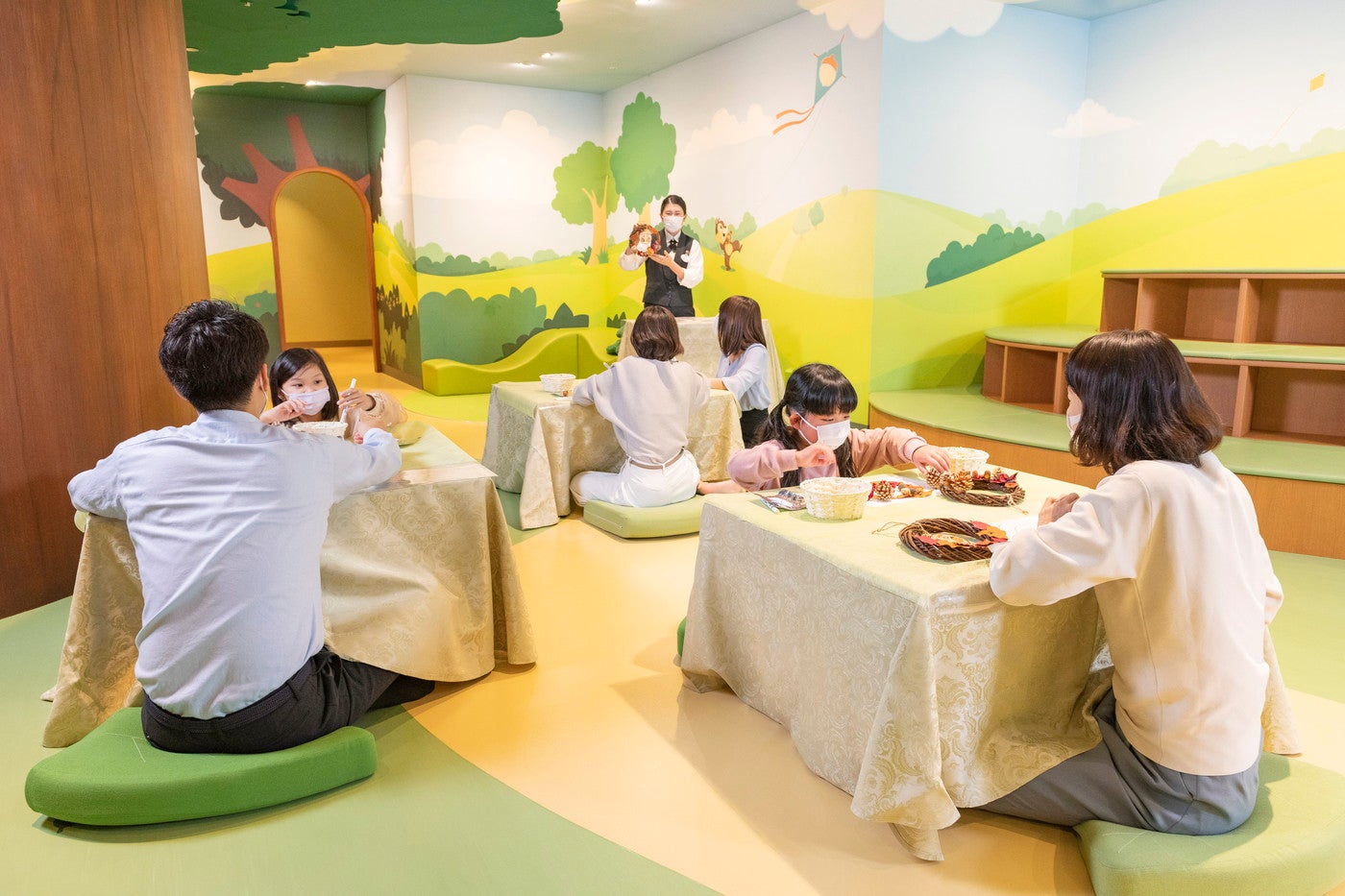 リース作り体験イメージ （C）Disney