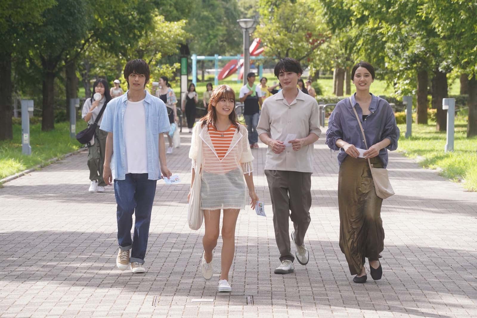 （左から）神尾楓珠、森七菜、間宮祥太朗、山崎紘菜「真夏のシンデレラ」第9話より（C）フジテレビ