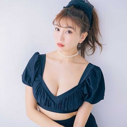 森咲智美、“お手入れ”された愛されふわふわ美バスト披露