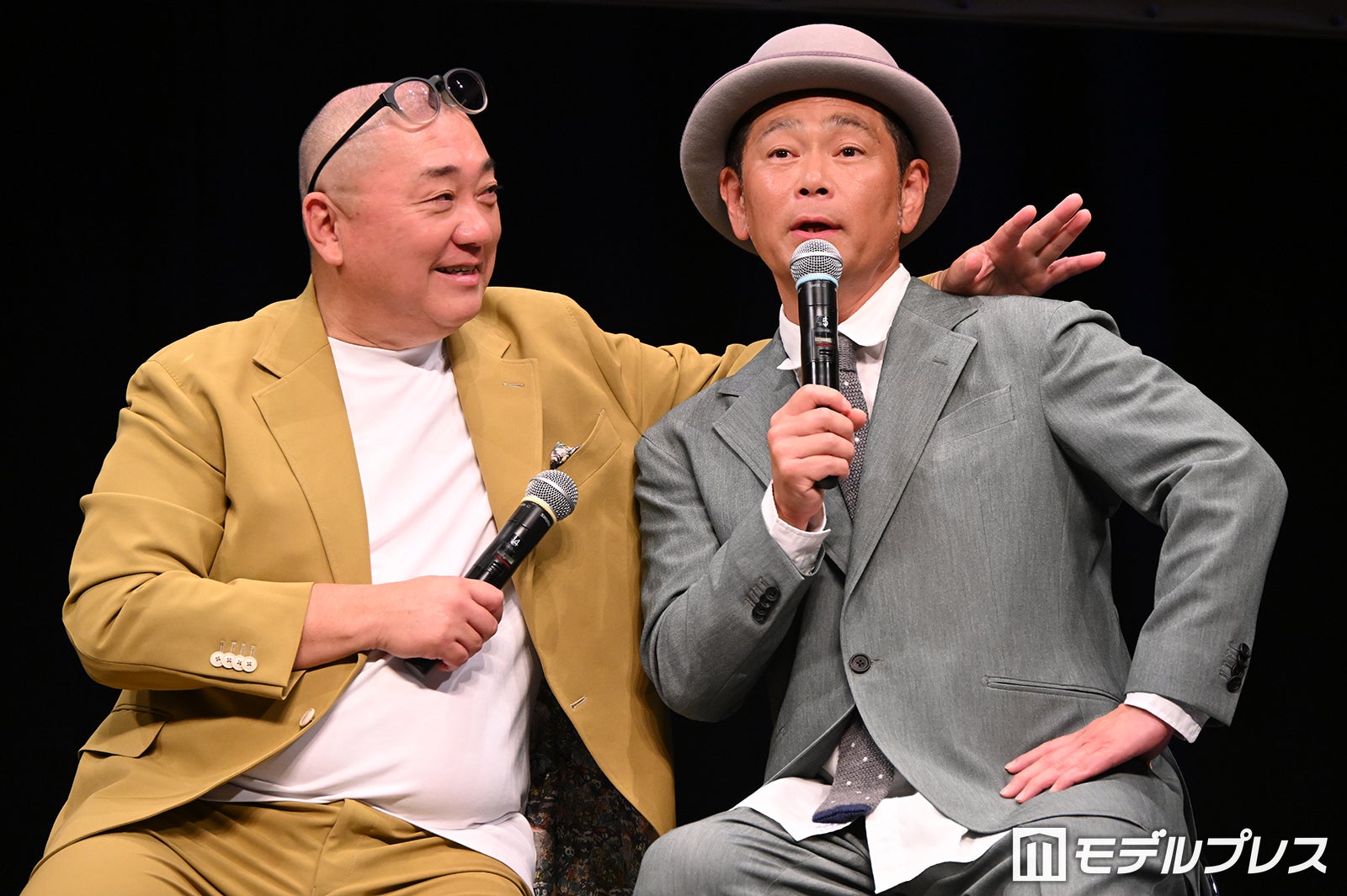 山本圭壱、遠藤章造（C）モデルプレス
