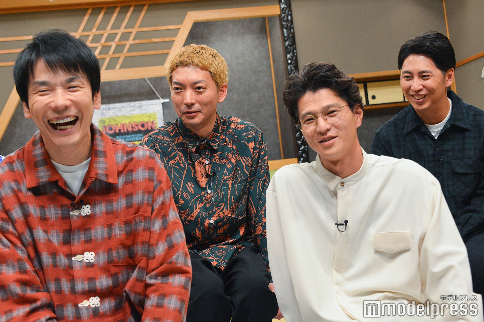 「ジョンソン」囲み取材の模様（C）モデルプレス