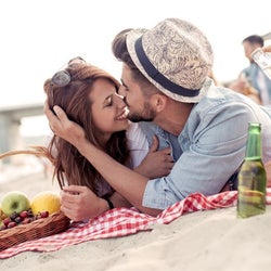 もっと近くにおいで 男が出す キスしたいサイン を見逃すな モデルプレス