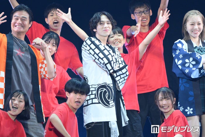 山下幸輝、西垣匠と前日に松山観光 くれまぐ＆地元高校ダンス部らとのSPダンスステージに喜び【TGC松山2024】