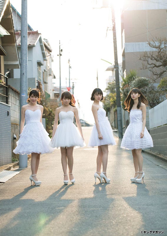 (左から)高山一実、秋元真夏、堀未央奈、齋藤飛鳥(C)佐藤裕之/ヤングマガジン