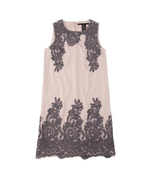 レース使いノースリーブワンピース「Sov.」36,000円（税抜）／画像提供：DOUBLE STANDARD CLOTHING Night