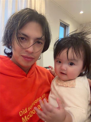 アレクサンダー、次女グーちゃんの“ニコニコ動画”公開 「ほんと天使」の声