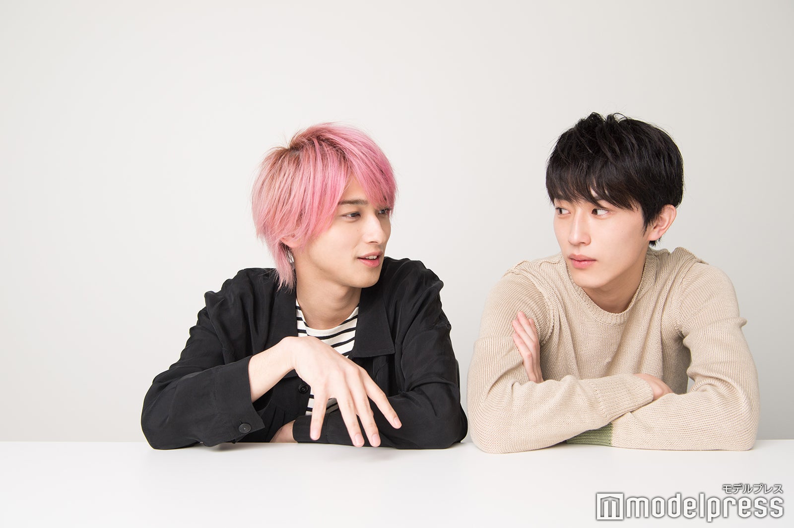 杉野遥亮（右）、横浜流星（C）モデルプレス