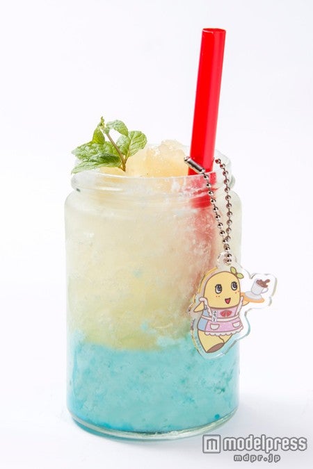 「たっぷり梨汁ブシャーソーダ」￥980（C）ふなっしー