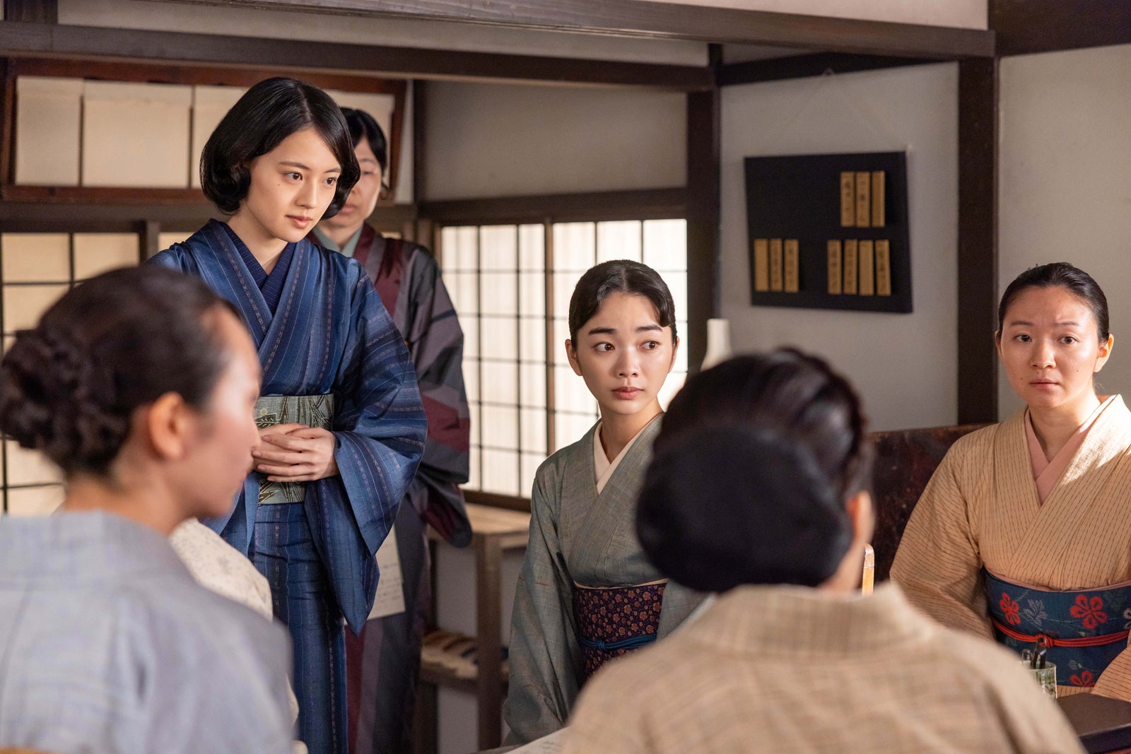 上坂樹里、見上愛ら「風、薫る」第123話（C）NHK