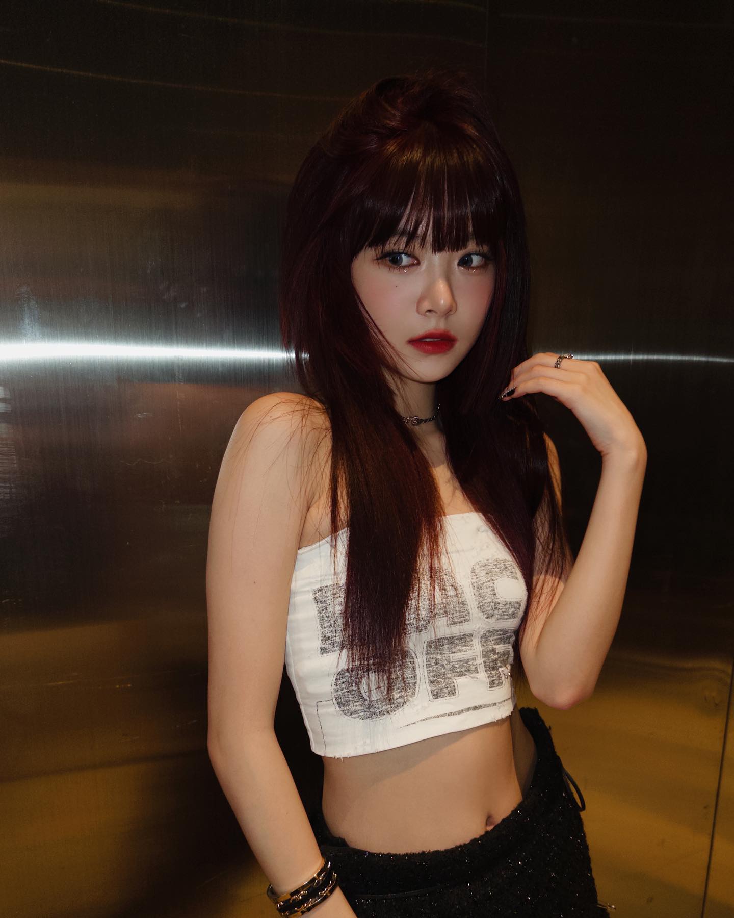 LE SSERAFIMウンチェ、赤髪イメチェンで雰囲気ガラリ「最高にカッコいい」「待ってました」と反響続々