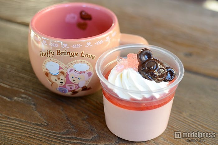 ストロベリームース、スーベニアカップ付き¥820