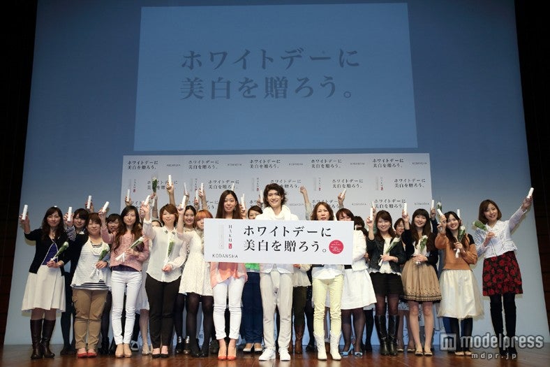 （中央）三浦春馬